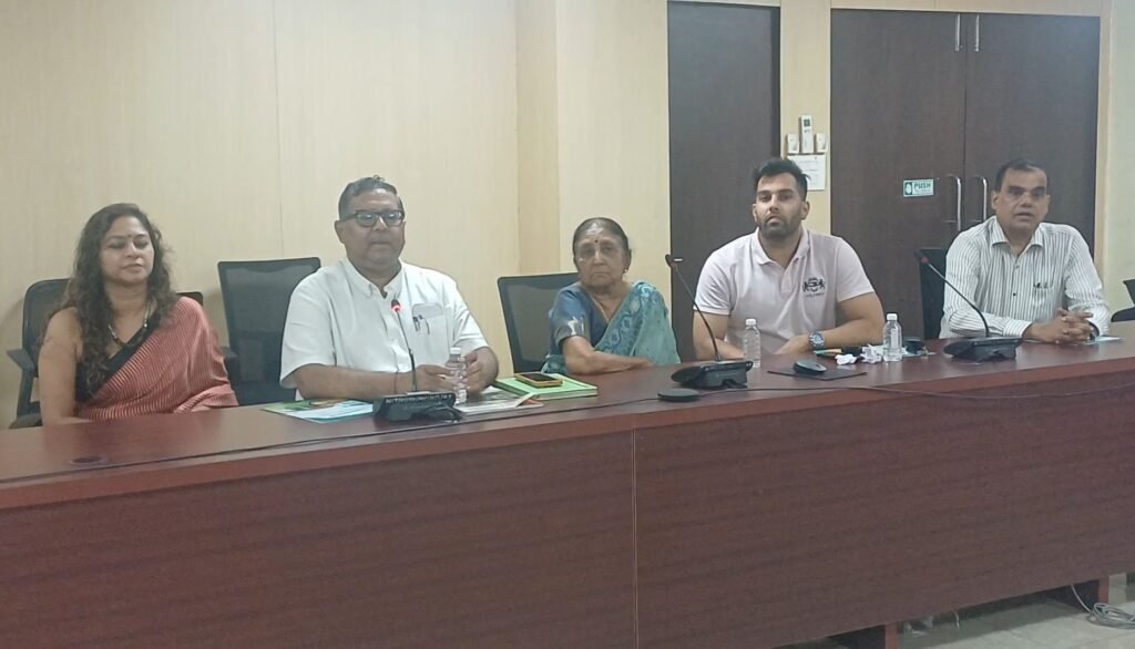 Adityapur NIT Mahavir Ram Memorial Trust Donate 20 lakhs: एनआईटी जमशेदपुर के मेधावी छात्रों को मिलेगी छात्रवृत्ति, महावीर राम मेमोरियल ट्रस्ट ने दिया 20 लाख का चेक 1 vid 20250909 1611535029159745813009792