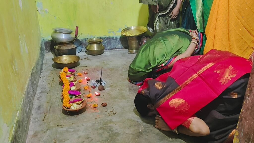 छठ महापर्व : खरना पूजा संपन्न, अब 36 घंटे के निर्जला व्रत की शुरुआत IMG 20251026 WA0055