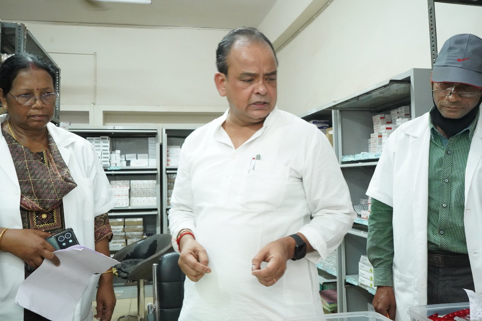 चाईबासा पहुंचे स्वास्थ्य मंत्री इरफान अंसारी, सदर अस्पताल का किया निरीक्षण – ब्लड बैंक जांच पर दिया जोर 1 सदर अस्पताल चाईबासा का निरीक्षण करते मंत्री इरफान अंसारी