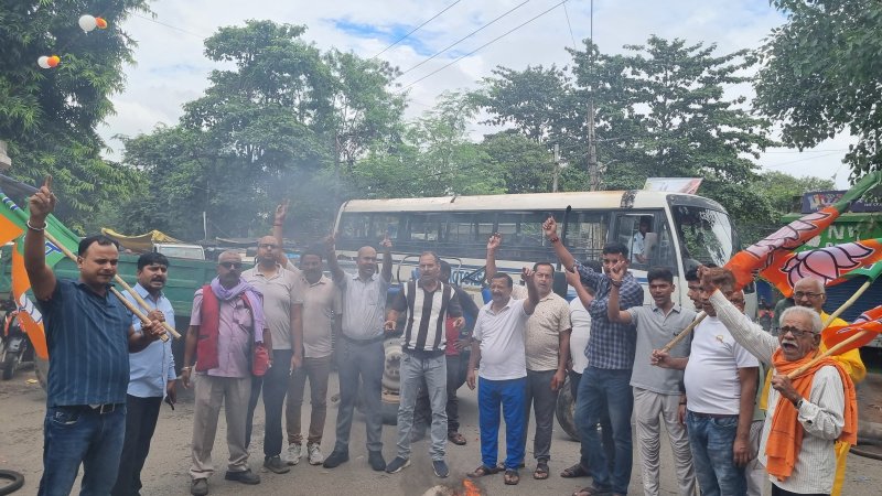 Adityapur Bjp Kolhan Band: कोल्हान बंदी के समर्थन में आरआईटी मंडल भाजपा का जोरदार प्रदर्शन, हेमंत सरकार के खिलाफ फूटा आक्रोश IMG 20251029 201446