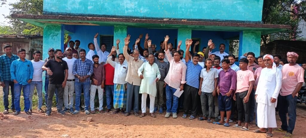 Chandil land donors statement:एस.एम. स्टील एंड पावर लिमिटेड को लेकर जमीन दाताओं ने कहा –हमने स्वेच्छा से दी जमीन, अब कम्पनी दे विकास और रोजगार IMG 20251106 WA0041