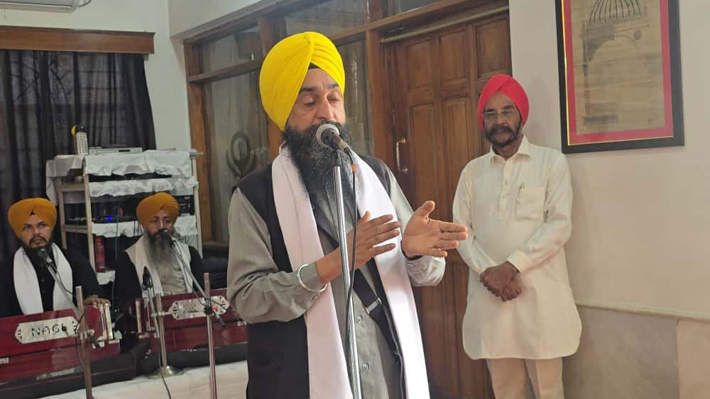 गुरूद्वारा नानक दरबार चाईबासा में श्री गुरु तेग बहादुर जी के 350वें शहादत वर्ष पर भव्य समागम IMG 20251119 WA0007