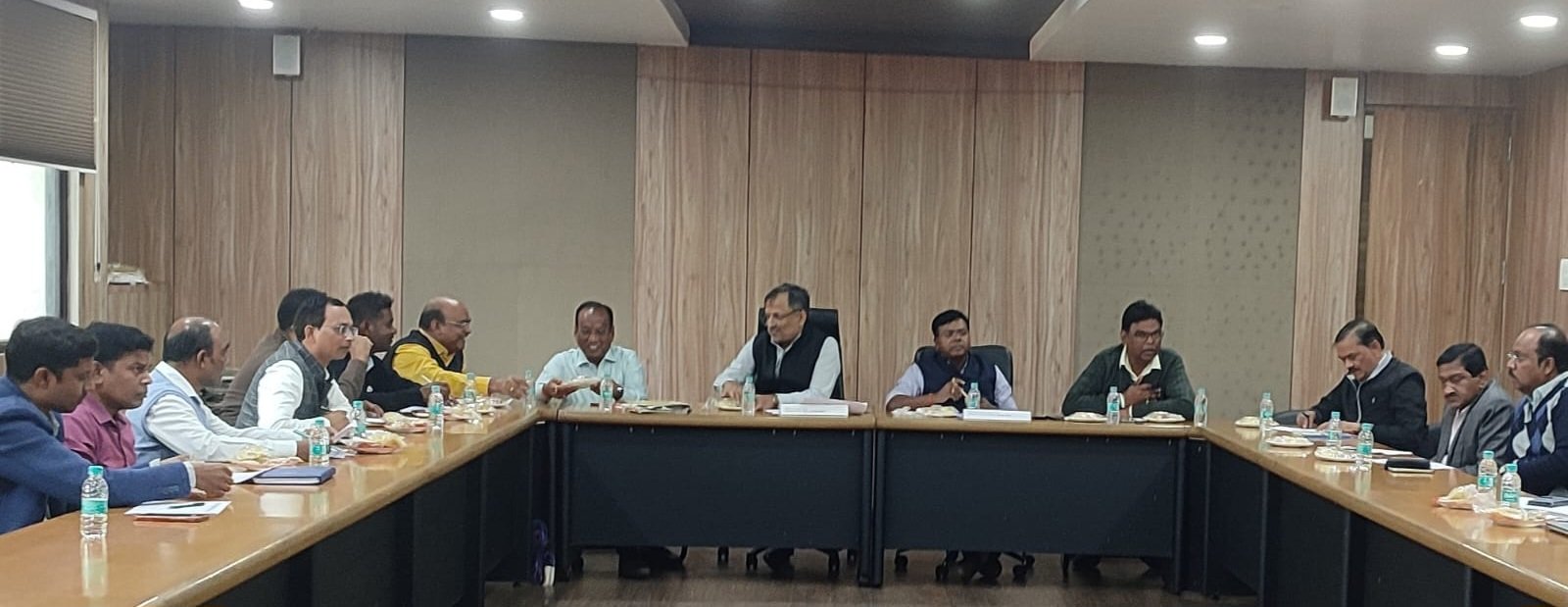 Adityapur PCC meeting:जियाडा पीसीसी बैठक में 23 में से 9 प्रस्तावों को सशर्त मंजूरी 1 IMG 20251119 WA0125