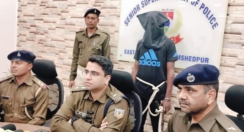 जानकारी देते सिटी एसपी