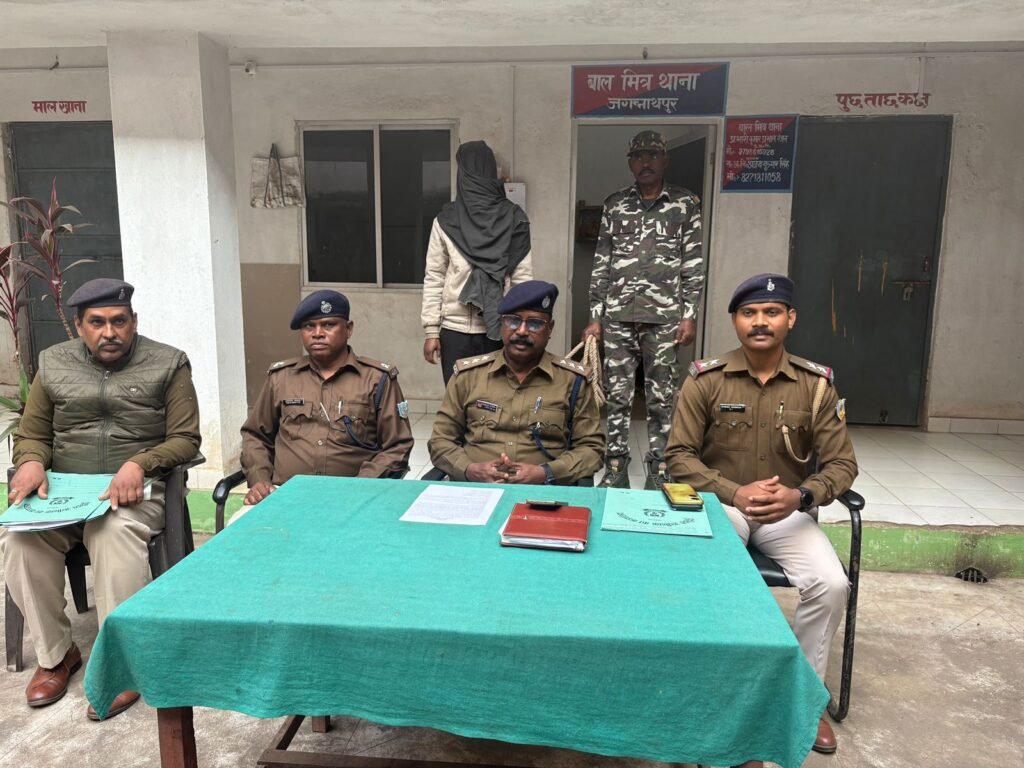 पुलिस की गिरफ्त में आरोपी