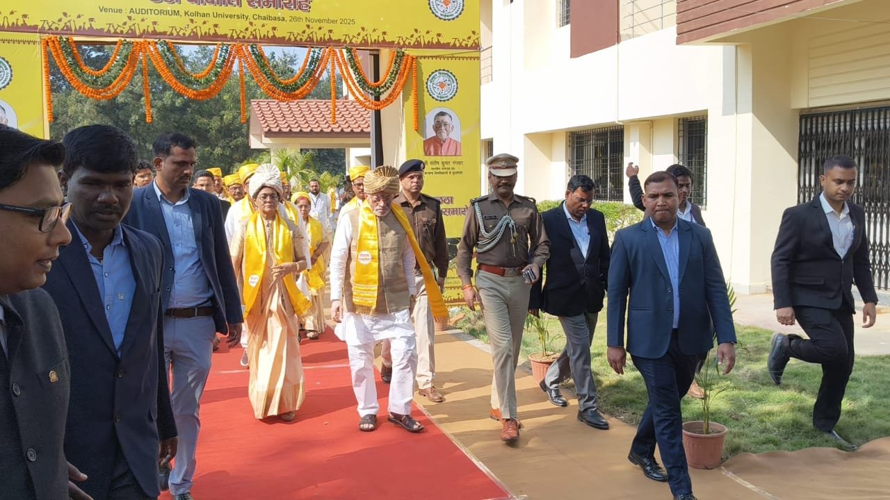 राज्यपाल ने दी छात्रों को सफलता का संदेश, कहा — अवसर सृजन की दिशा में करें कार्य 3 IMG 20251126 WA0039