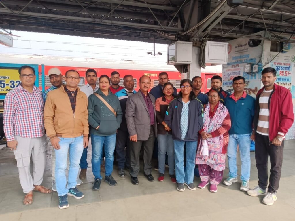 टाटानगर से रेल सिविल डिफेंस टीम विशाखापट्टनम प्रशिक्षण कैंप के लिए रवाना 1 a71c2b16 d224 4351 88b4 6584819f96f3