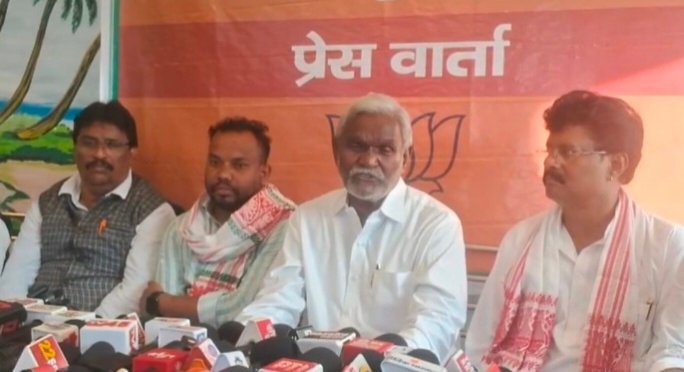 चंपाई सोरेन ने किया प्रेस कांफ्रेंस