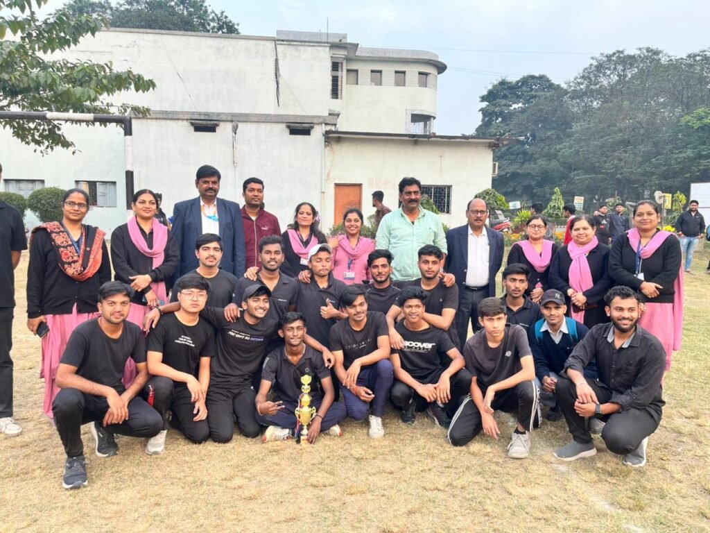 हॉस्टल टीम ने जीता आरडीटीटीईसी प्रीमियर क्रिकेट टूर्नामेंट का खिताब फाइनल में मेकाट्रॉनिक्स बी को 18 रन से दी मात 3bdbc2c9 c4f5 48d2 8202 ee4e310fa861