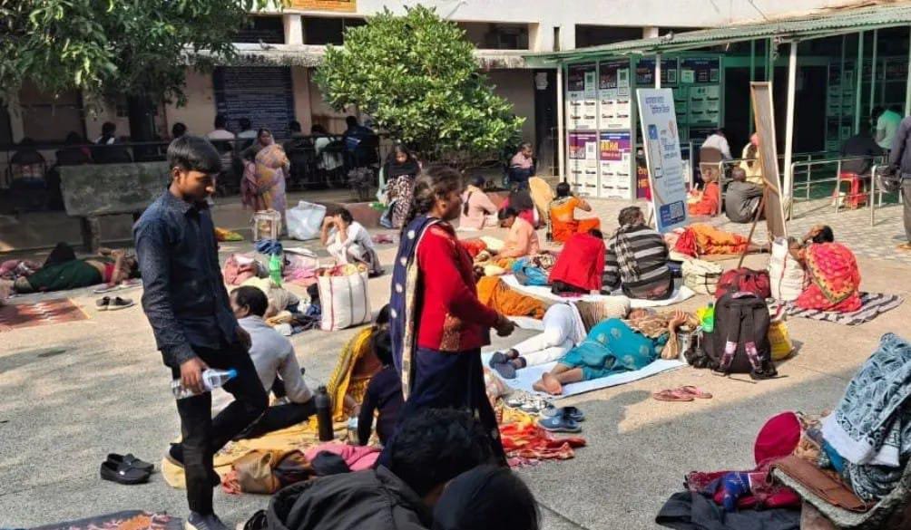 शीतलहर का कहर: राजधानी रांची में बढ़े हार्ट अटैक, बीपी व निमोनिया के मरीज, रिम्स में एक दिन में 85 भर्ती 40360df3 707d 4389 aac8 14cce1f97704