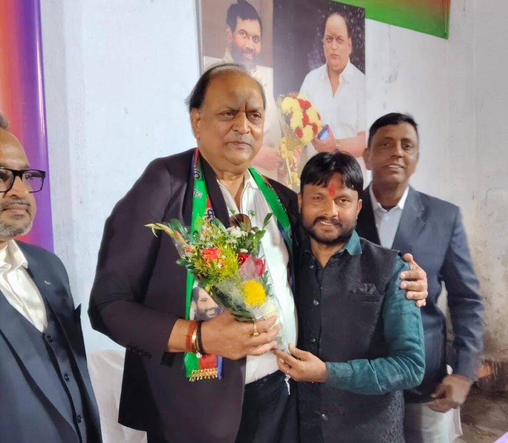 Ranchi LJP Meeting: रांची में बीरेंद्र प्रधान की अध्यक्षता में LJP (R) की अहम बैठक, बूथ स्तर पर संगठन मजबूती का संकल्प 8494986c ce3d 4549 a80d 3f7cedc9a20b