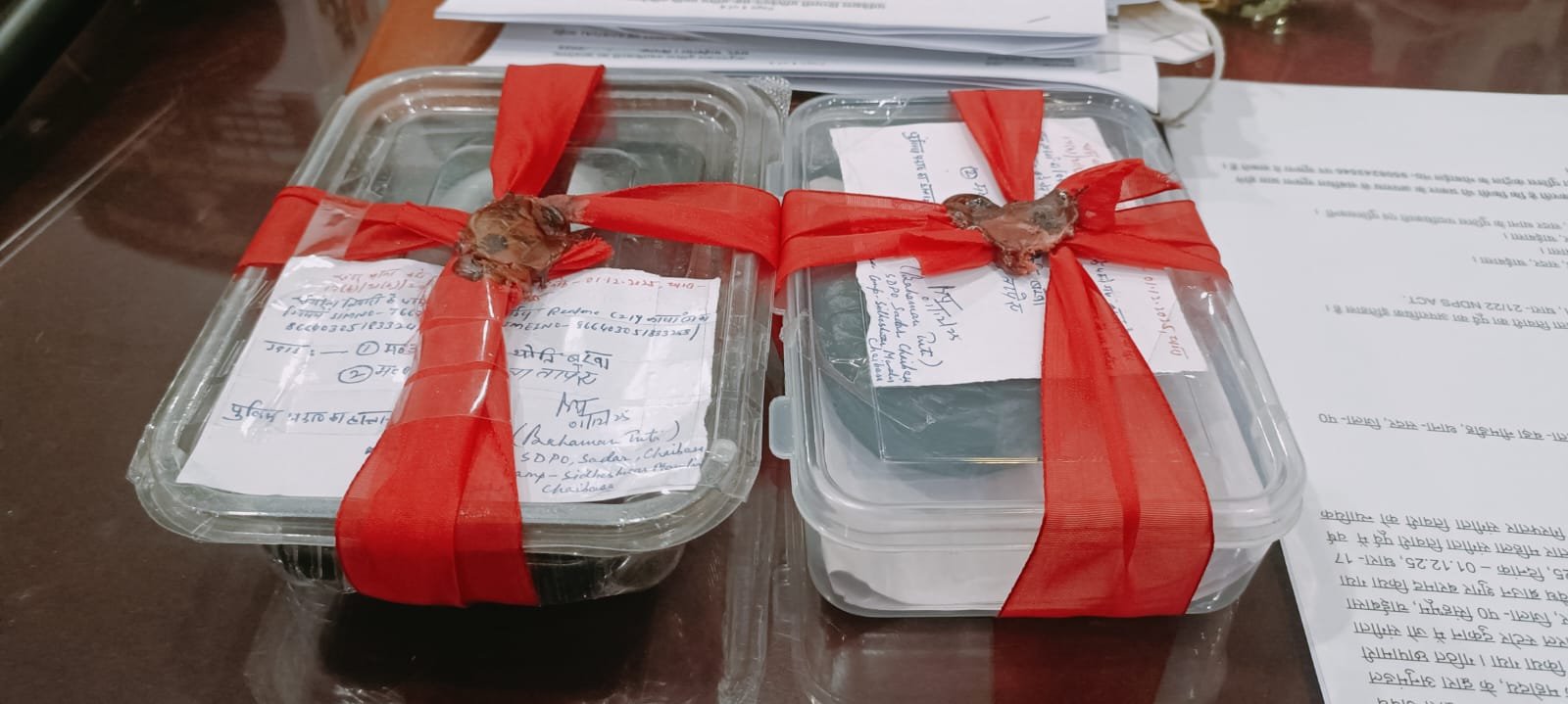 दुकान से बरामद ब्राउन शुगर