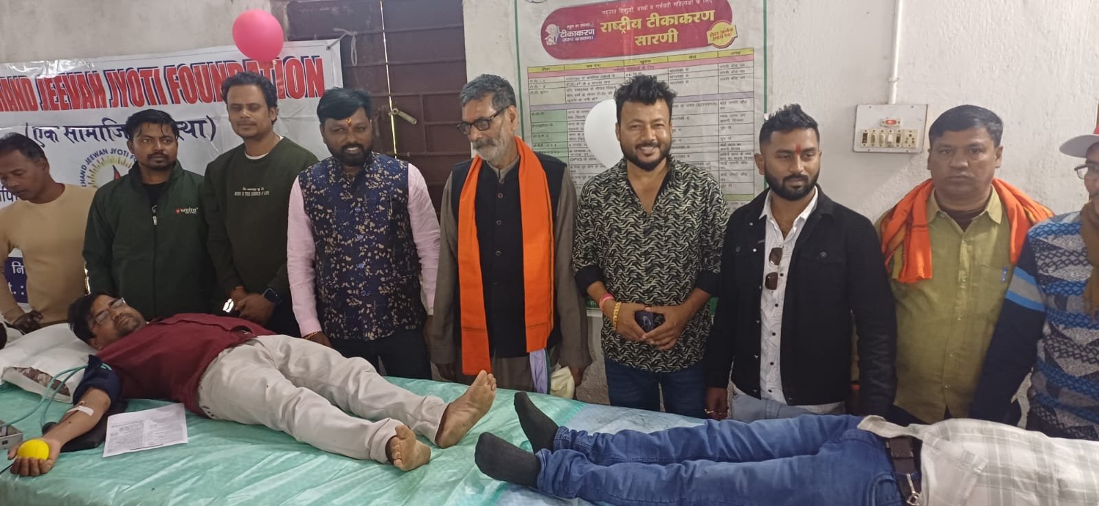 Gamharia Blood Donation: झारखंड जीवन ज्योति फाउंडेशन का 7वां रक्तदान शिविर आयोजित, रक्तदाताओं का दिखा उत्साह रक्तदान करते रक्तदाता
