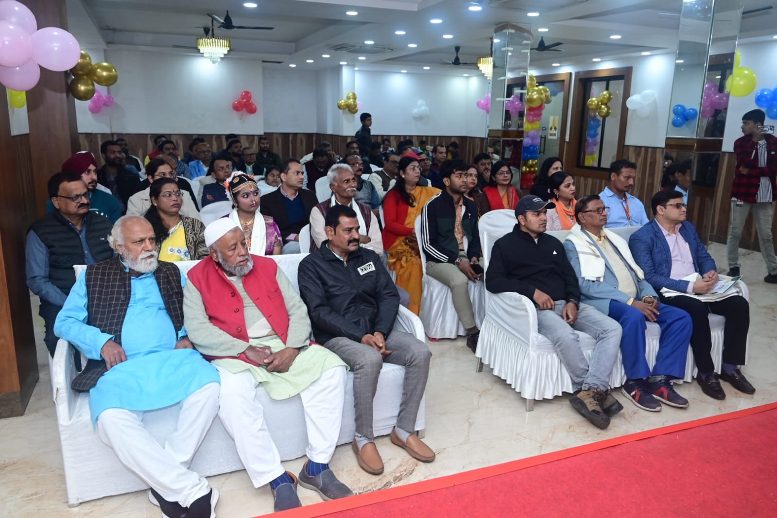 24 Yesh खबर की तीसरी वर्षगांठ पर जमशेदपुर में भव्य कवि सम्मेलन 2 IMG 20251226 WA0042