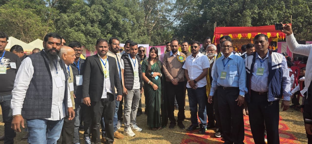 डिमना लेक में कुड़मी विकास समिति का ‘वनभोज सह मिलन समारोह’ संपन्न, सांसद बिद्युत बरण महतो रहे मुख्य अतिथि 4 fce8cf1e a3e4 44fc 8c71 f625d48cf671