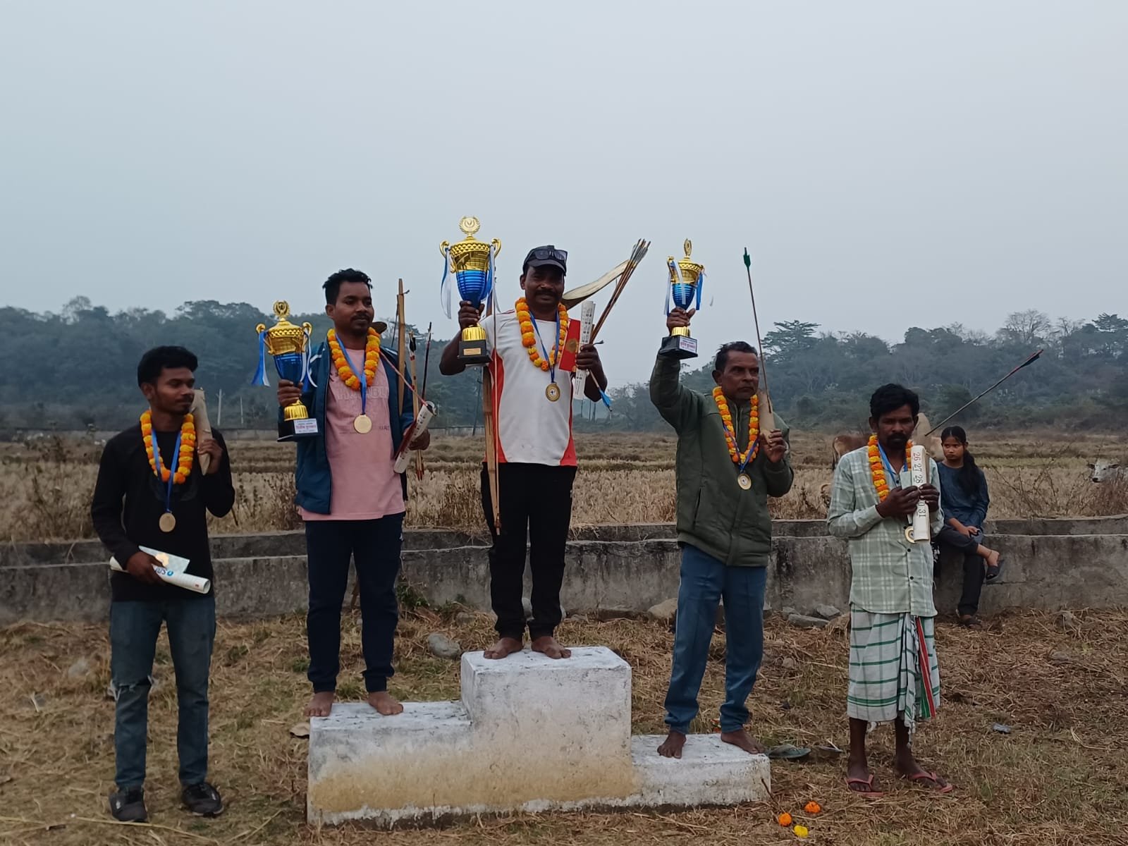 डोमन हेम्ब्रम पारम्परिक तीरंदाजी प्रतियोगिता