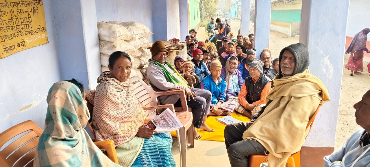 चक्रधरपुर के पोटका, इचिंडा समेत 27 मौजा को नगर परिषद क्षेत्र से बाहर रखने का प्रस्ताव पारित पोटका संथाल बस्ती में पेसा अधिनियम के तहत पहली ग्रामसभा, सांसद जोबा माझी रहीं उपस्थित 1 68c80804 87fc 497d b520 924e95acbda0