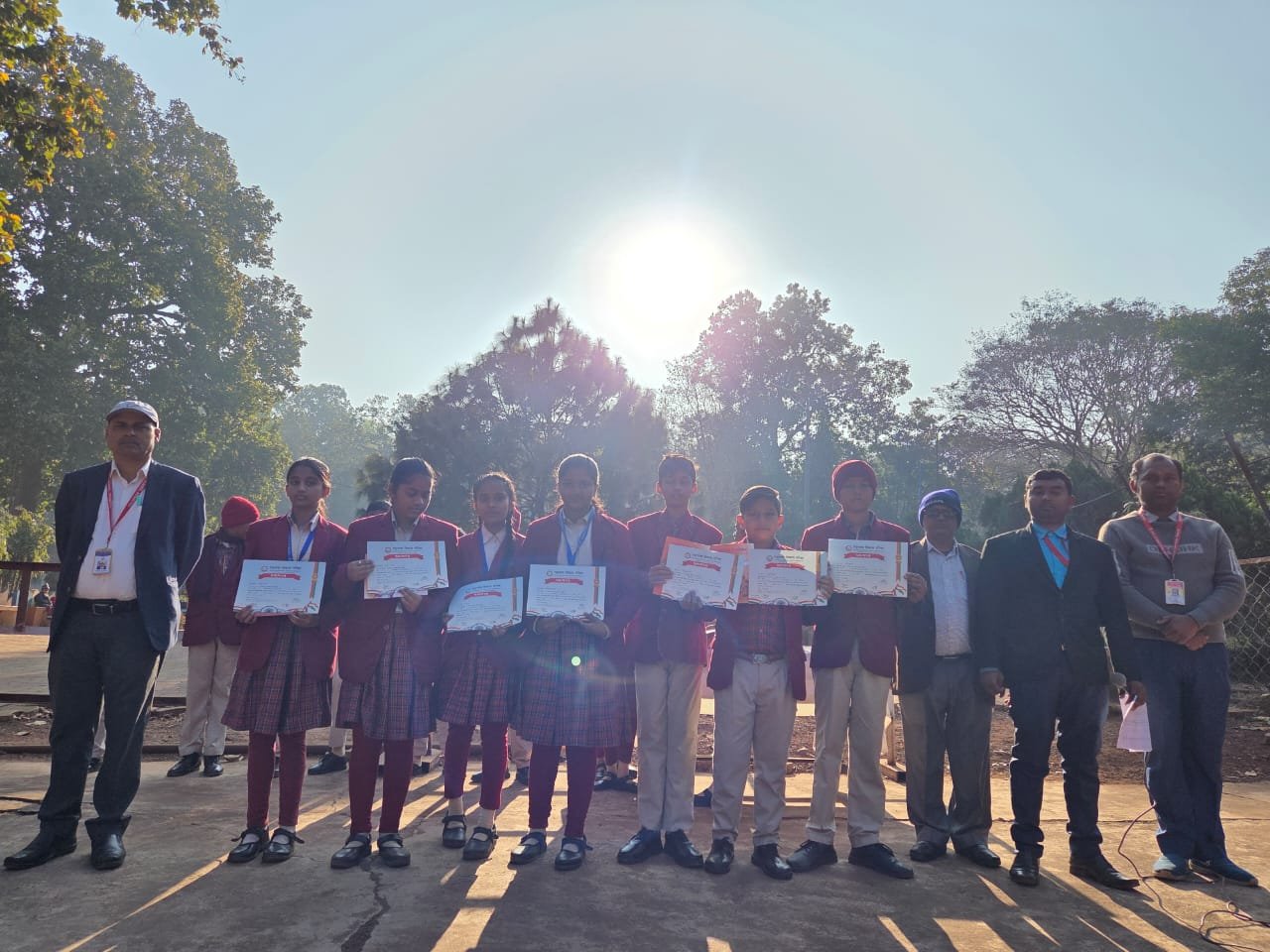 टाटा डीएवी पब्लिक स्कूल नोवामुंडी में हिंदी ओलंपियाड प्रमाण पत्र वितरण समारोह