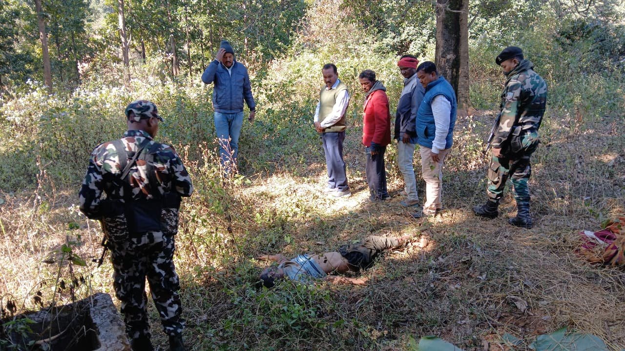 हाथी के कहर के बाद गांव पहुंचे मधु कोड़ा