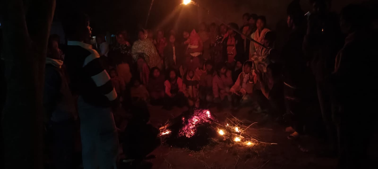 चाईबासा दंतैल हाथी आतंक से ग्रामीणों में दहशत, रात में नहीं सो रहे लोग