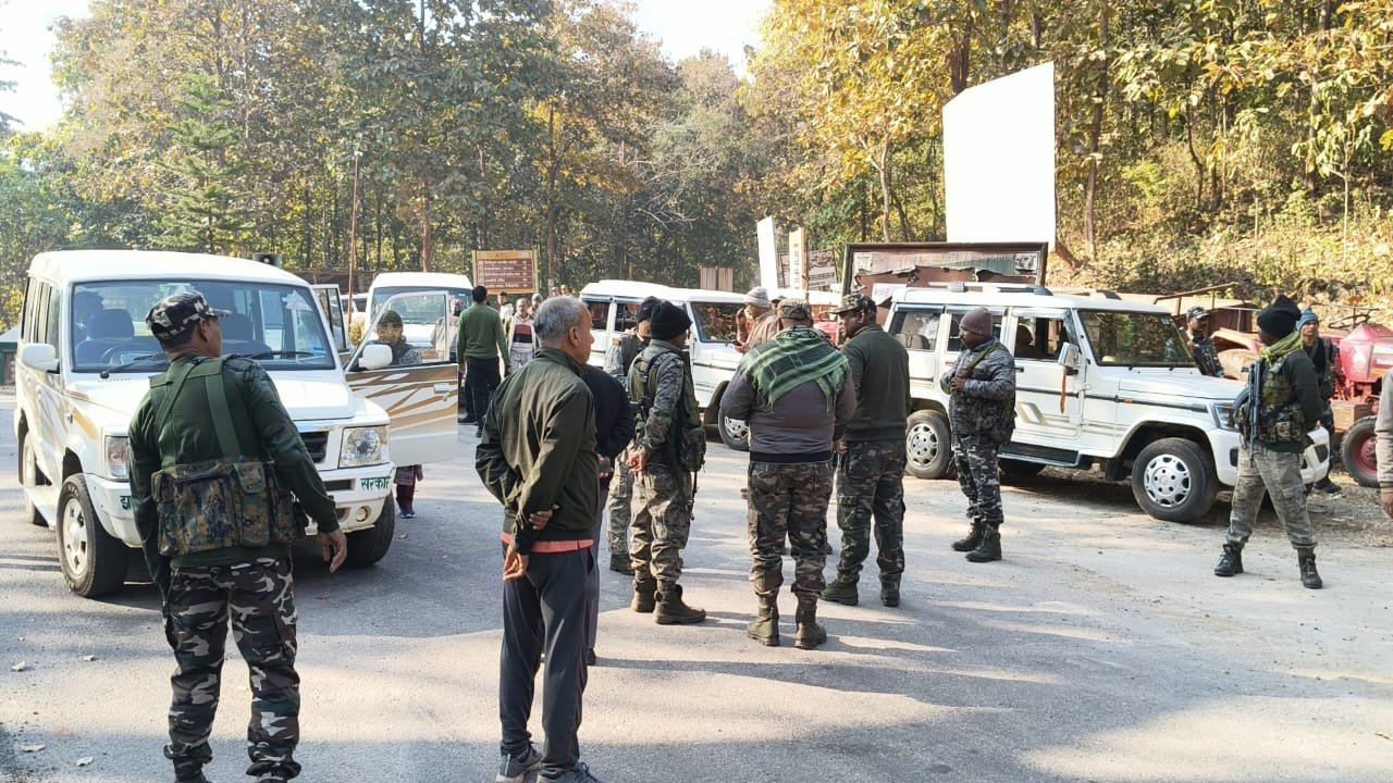 Saranda jungle encounter between security forces and naxals in Chaibasa Jharkhand