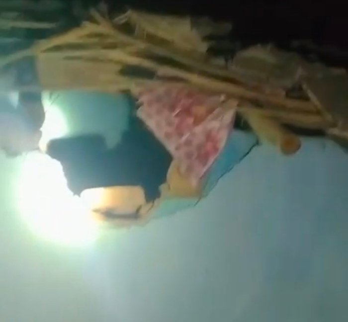 हाथी ग्रामीणों के घर तोड़ डालें