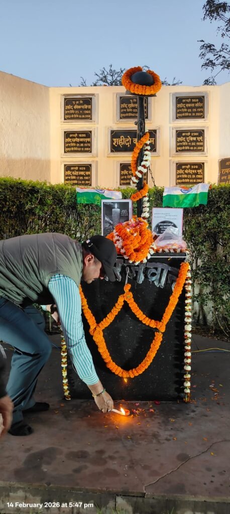 पुलवामा के वीर शहीदों को श्रद्धांजलि