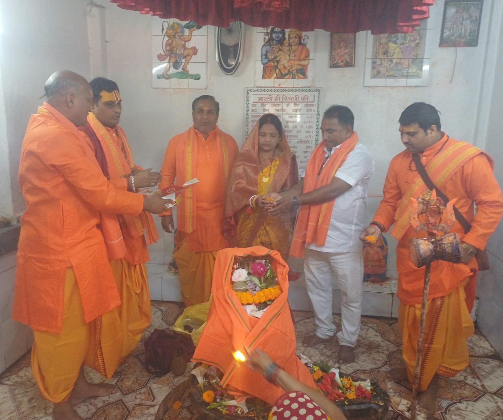 वार्ड 34 से रिंकी देवी के नामांकन