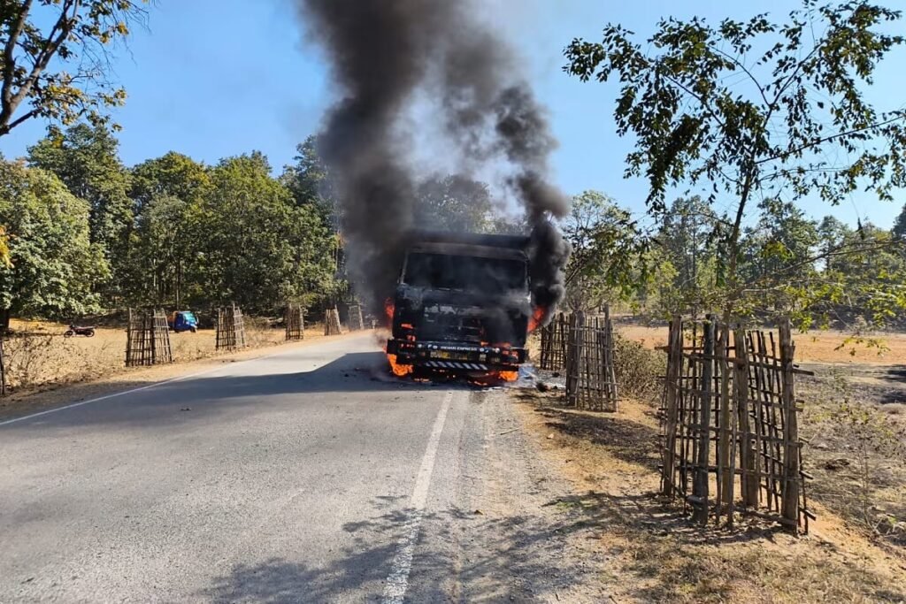 नोवामुंडी हाइवा आग