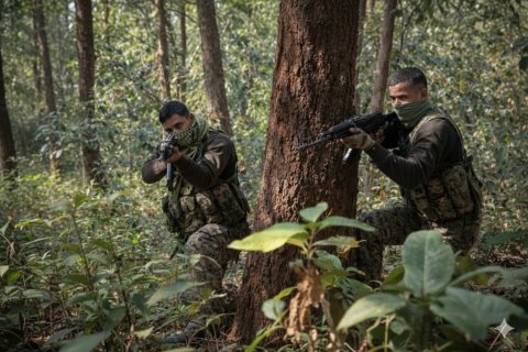 सर्च ऑपरेशन में मोर्चा संभाले जवान