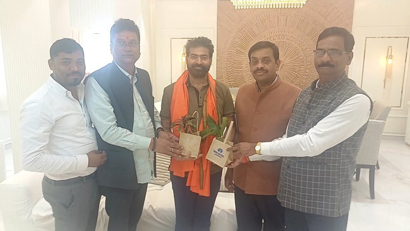 कांग्रेस प्रदेश महासचिव अजय सिंह को दी जन्मदिन की बधाई