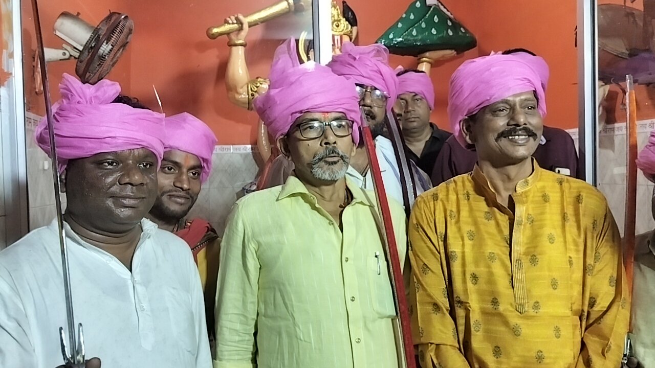 आदित्यपुर के इमली चौक स्थित श्री श्री सार्वजनिक बजरंग अखाड़ा समिति