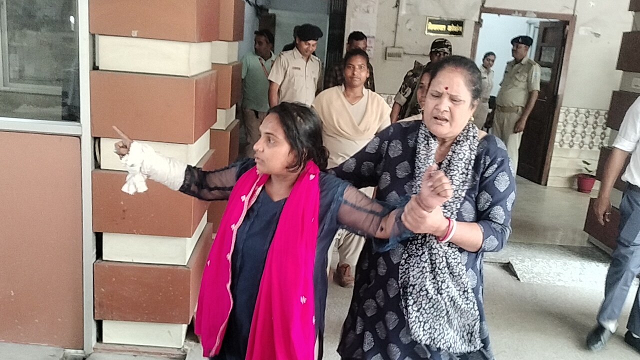 तड़ीपार घोषित अपराधी प्रिया सिंह