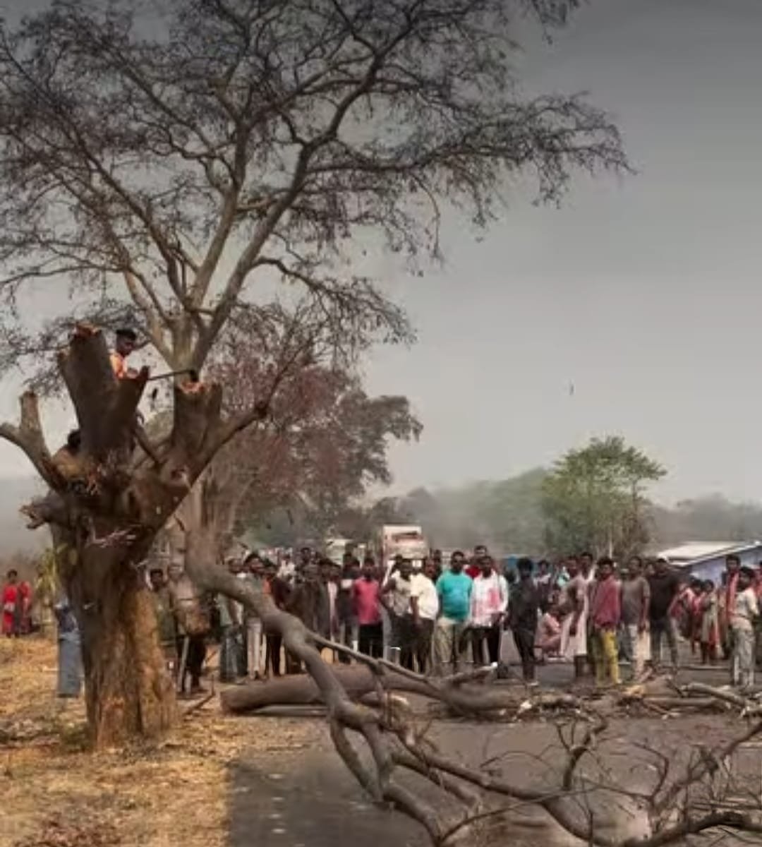चाईबासा में सड़क हादसा