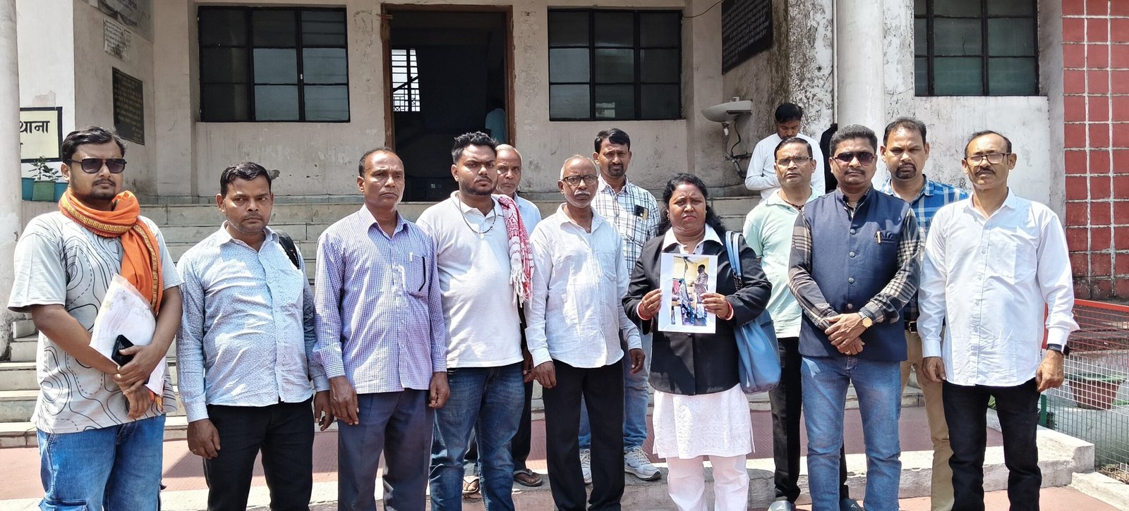 गम्हरिया: नवविवाहिता की संदिग्ध मौत मामले में परिजनों का हंगामा