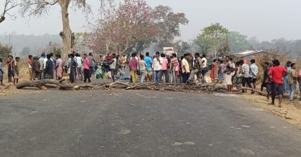 चाईबासा में सड़क हादसा