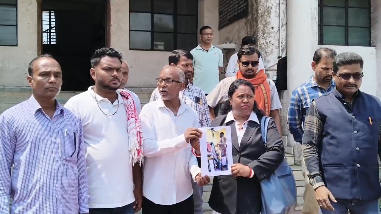 गम्हरिया: नवविवाहिता की संदिग्ध मौत मामले में परिजनों का हंगामा