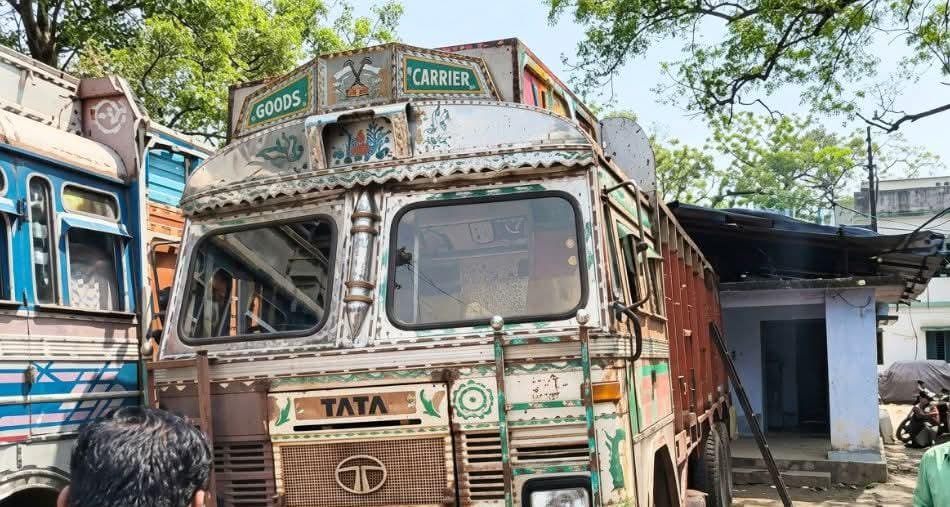 चाईबासा अवैध लकड़ी तस्करी