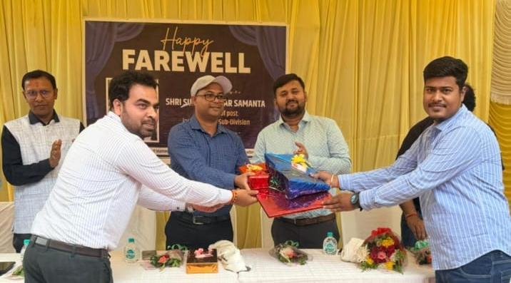 पोस्ट ऑफिस में डाक निरीक्षक सुमन कुमार सामंता