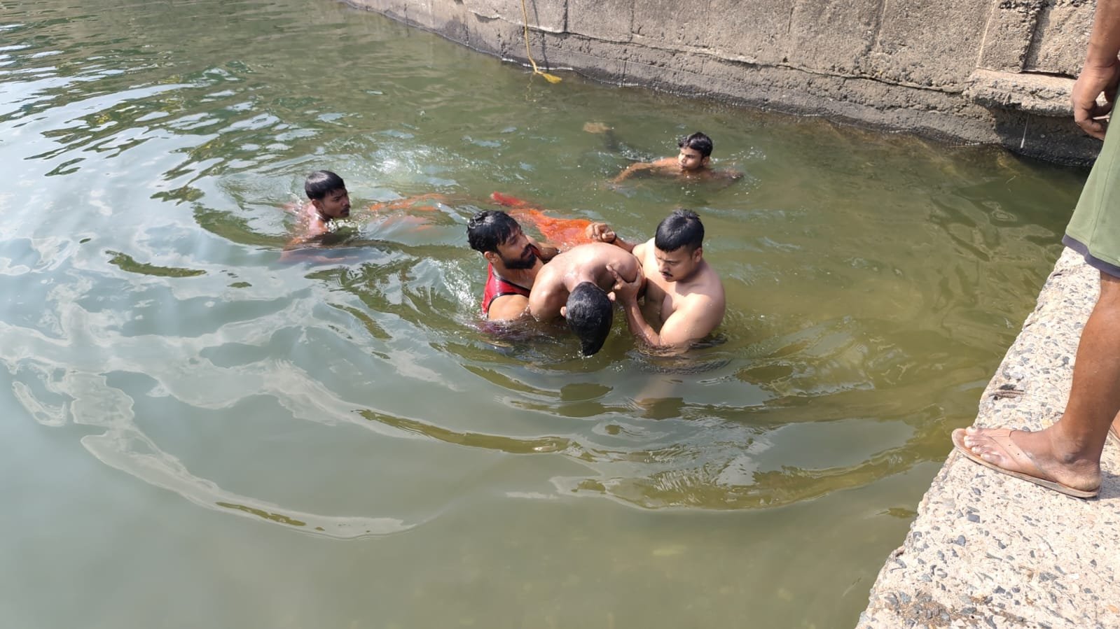 आदित्यपुर के आसंगी चेक डैम