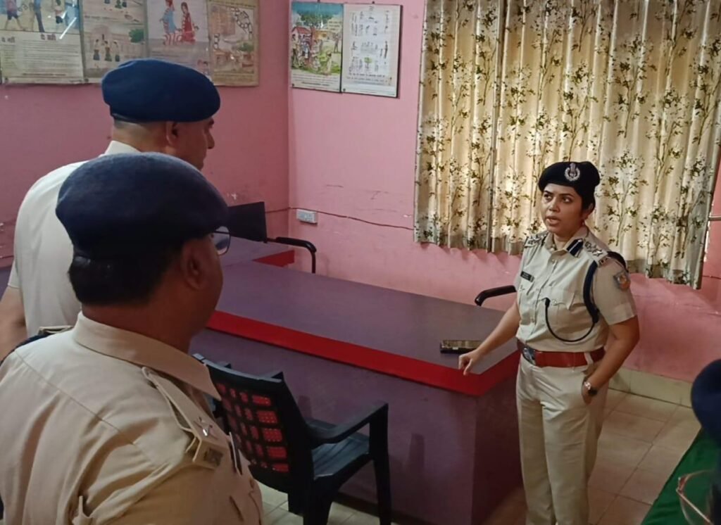 निधि द्विवेदी