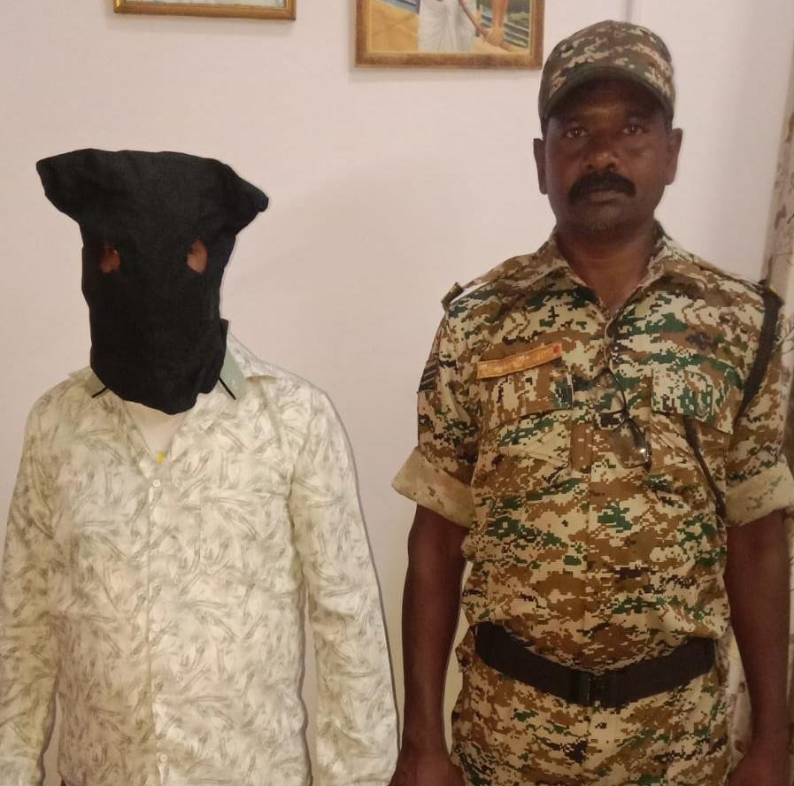 आदित्यपुर पुलिस गिरफ्तारी सुभाष प्रमाणिक