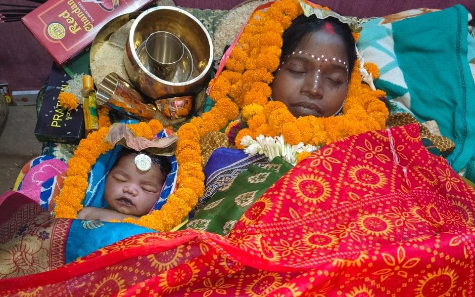 अस्पताल मां-बेटे की मौत
