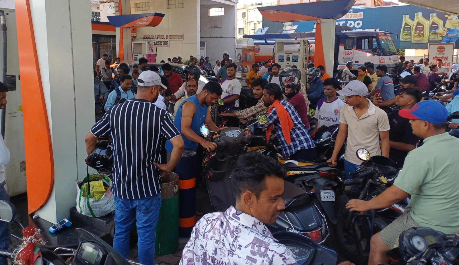 आदित्यपुर पेट्रोल पंप हंगामा