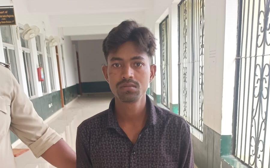 चाईबासा के आनंदपुर थाना के अवैध हथियार मामले में रिंकु साहू को 3 साल की सजा सुनाने संबंधी पुलिस की प्रेस विज्ञप्ति।
