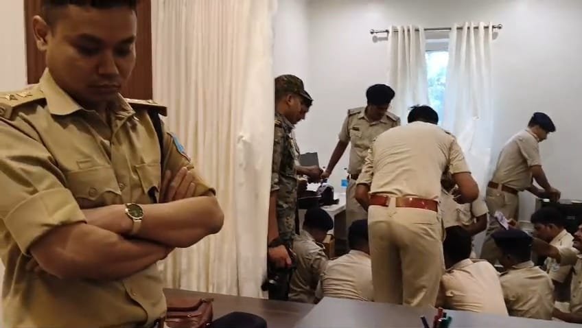 दित्यपुर थाना क्षेत्र में पुलिस का सघन अभियान