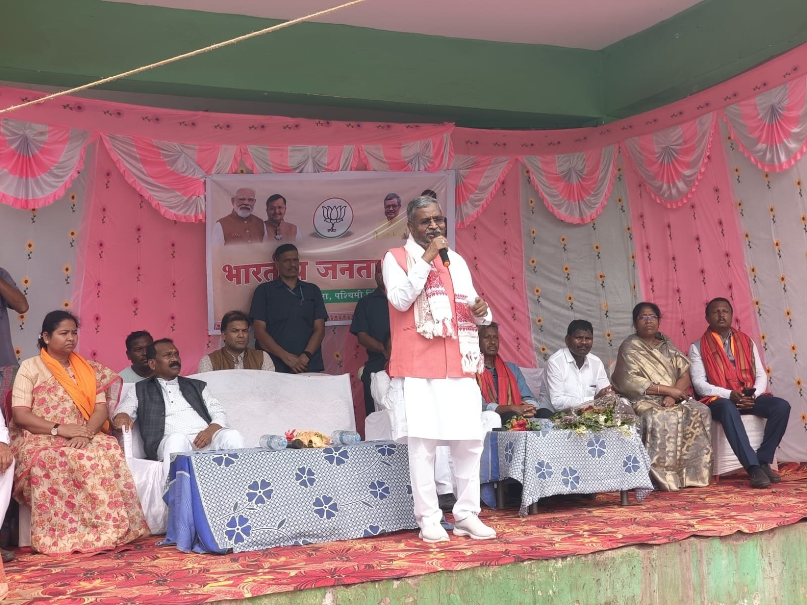 मेघाहातुबुरू दौरे के दौरान नेता प्रतिपक्ष बाबूलाल मरांडी
