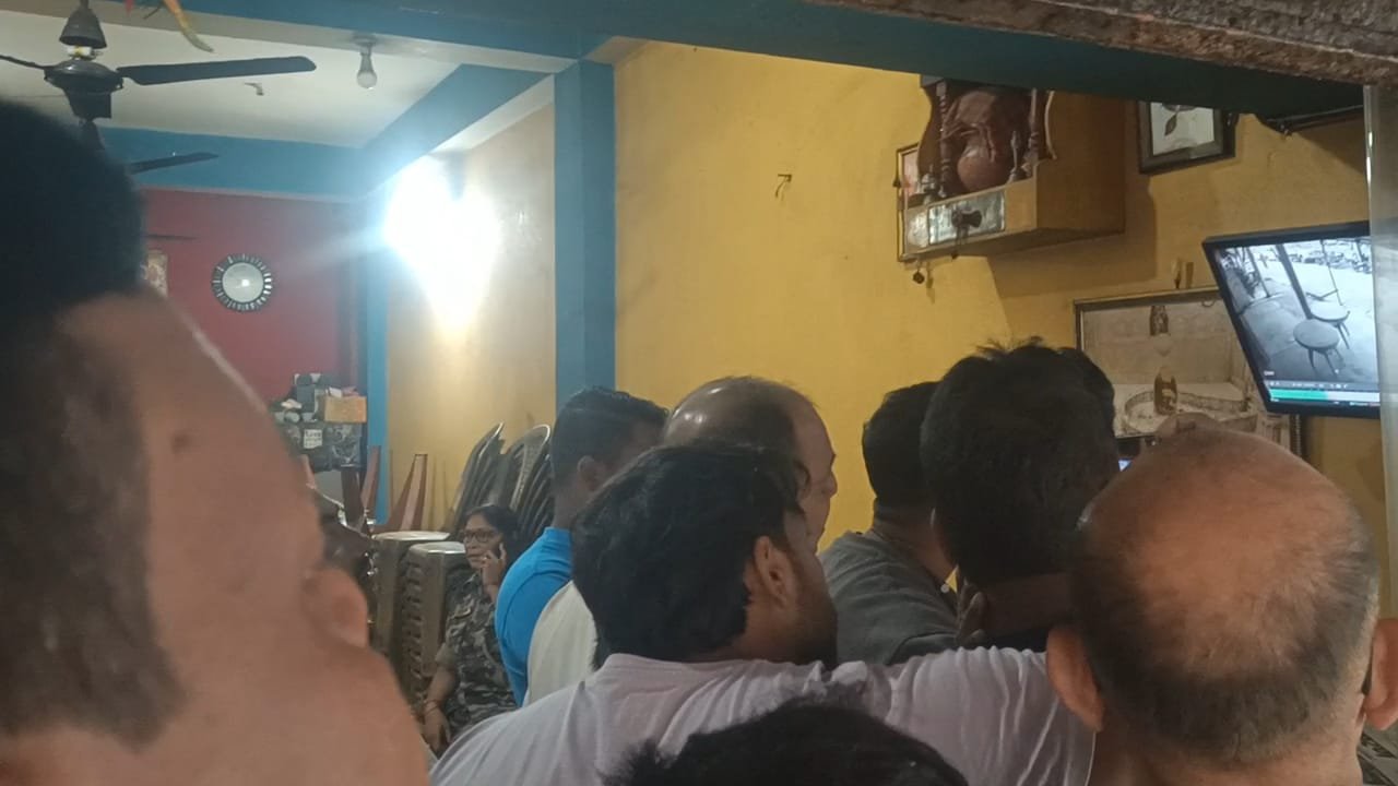 आदित्यपुर में अपराधियों ने दिनदहाड़े महिला से सोने की चेन झपटी