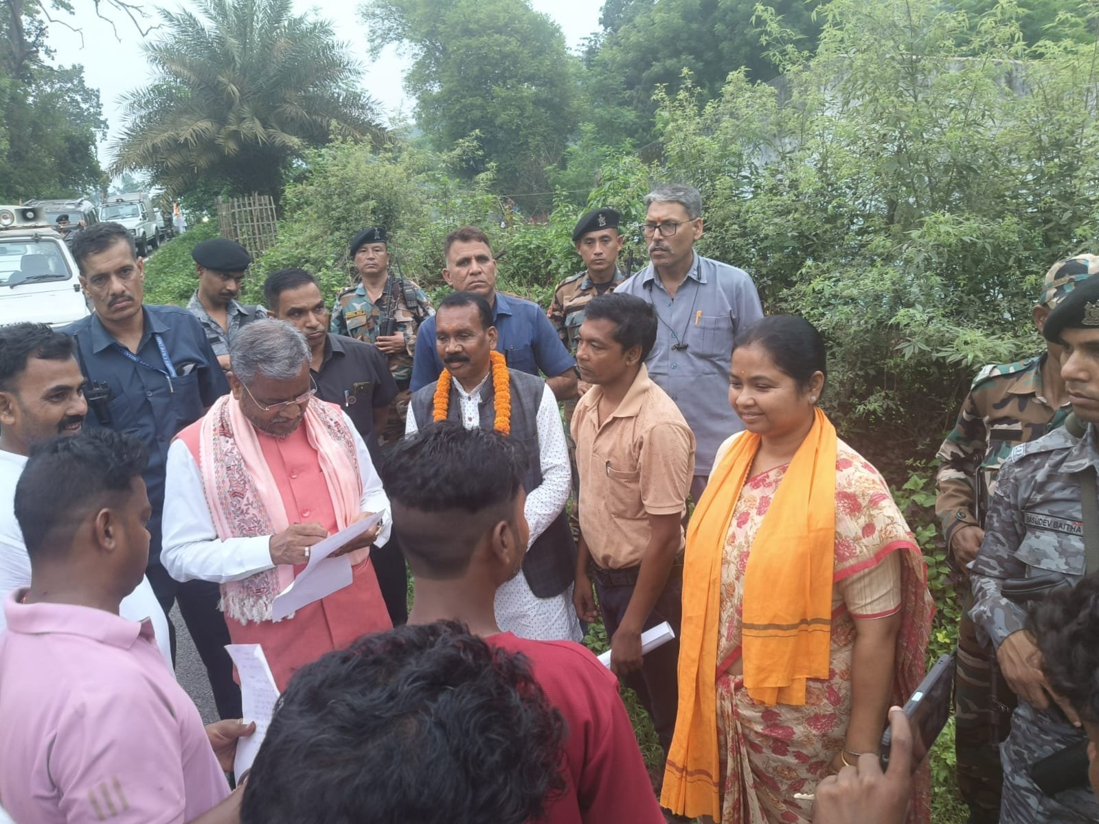 मेघाहातुबुरू दौरे के दौरान नेता प्रतिपक्ष बाबूलाल मरांडी