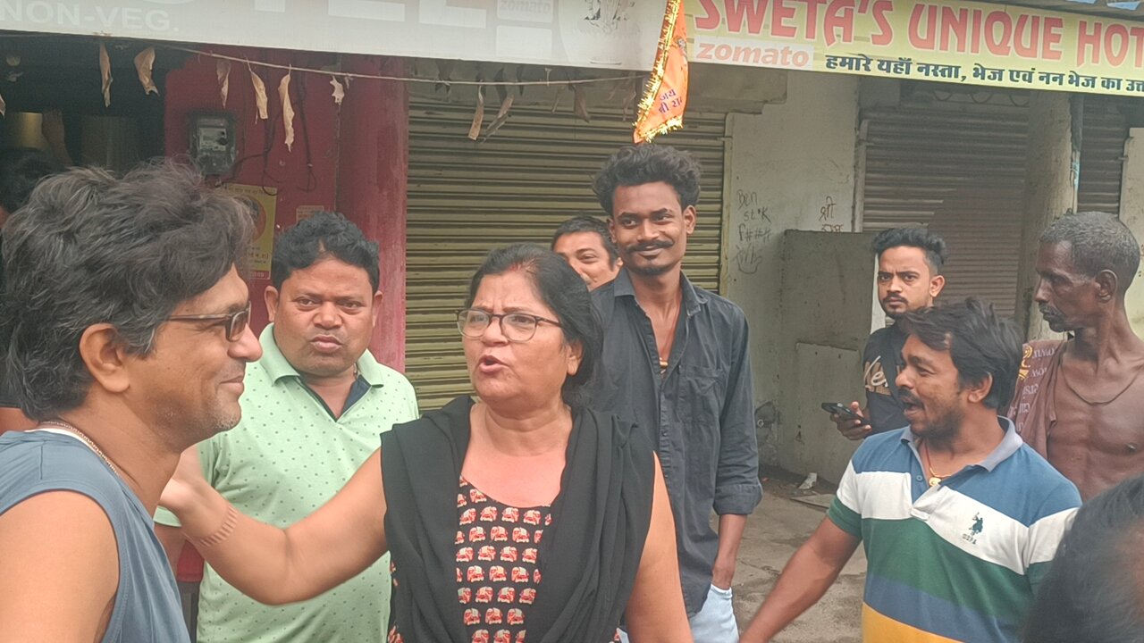 आदित्यपुर में अपराधियों ने दिनदहाड़े महिला से सोने की चेन झपटी